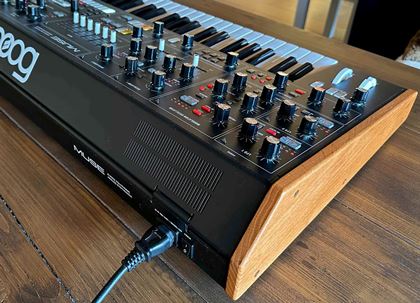 Moog-Muse 8-Voice Analog Synthesizer